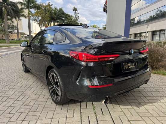 BMW-218i-2021