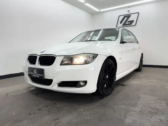 BMW-320i-2009