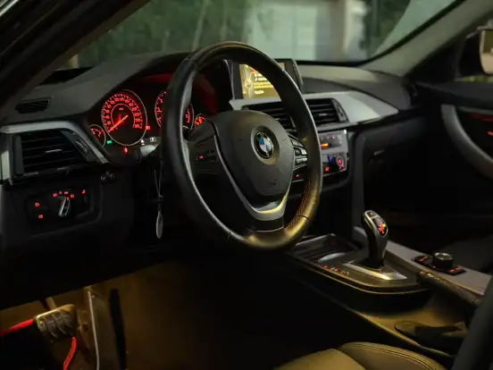 BMW-320i-2.0 16V TURBO ACTIVE FLEX 4P AUTOMÁTICO BMW-320i-2015