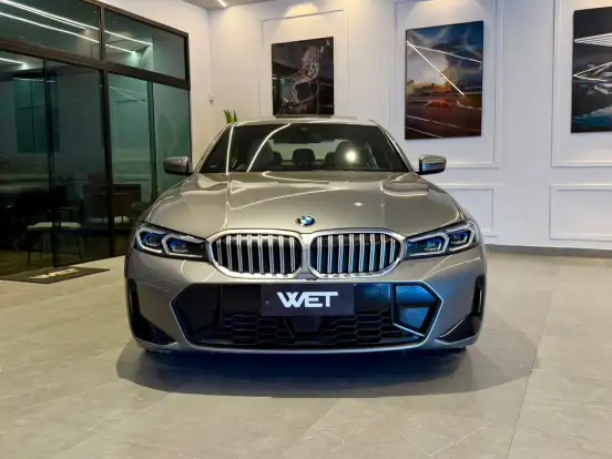 BMW-320i-2023