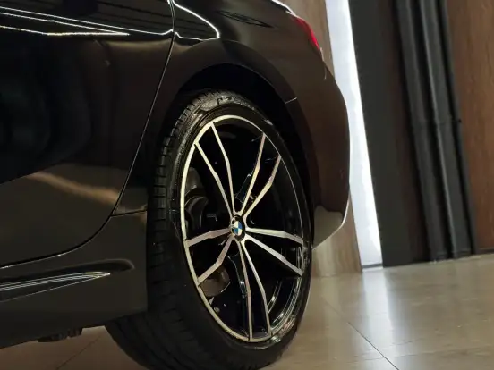 BMW-320i-2.0 16V TURBO FLEX M SPORT AUTOMÁTICO BMW-320i-2022