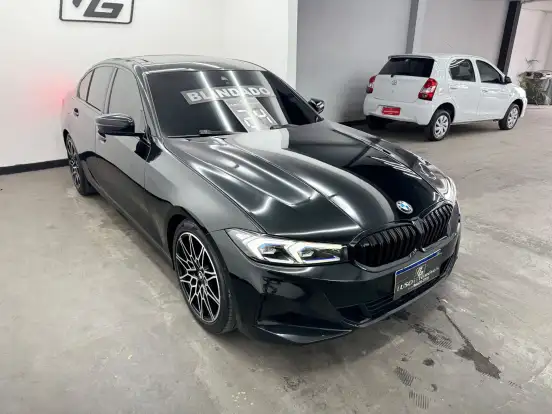 BMW-320i-2023