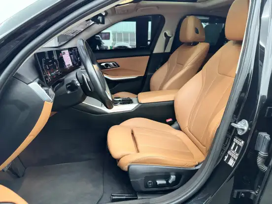 BMW-320i-2023