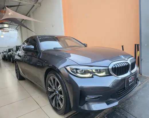 BMW-320i-2020