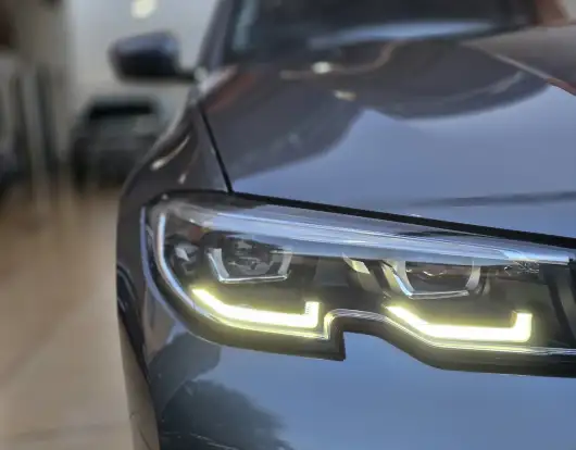 BMW-320i-2020