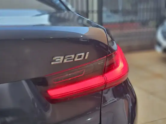 BMW-320i-2.0 16V TURBO GASOLINA GP AUTOMÁTICO BMW-320i-2020