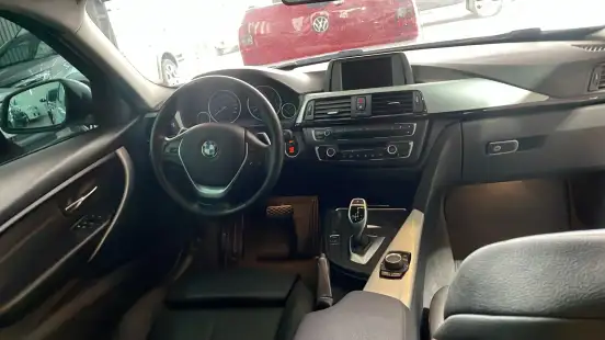 BMW-320i-2015