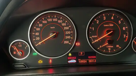 BMW-320i-2015