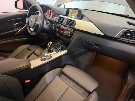 BMW-320i-2.0 SPORT GP 16V TURBO ACTIVE FLEX 4P AUTOMÁTICO BMW-320i-2017