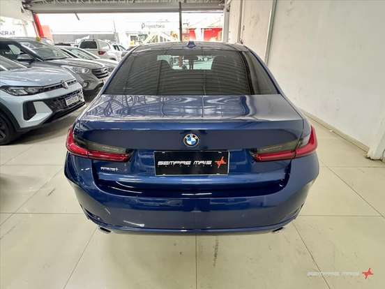 BMW-320i-2023