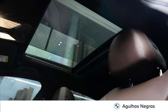 BMW-320i-2021