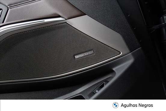 BMW-320i-2021