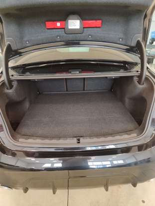 BMW-320i-2023