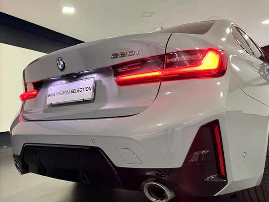 BMW-320i-2.0 16V TURBO FLEX M SPORT AUTOMÁTICO BMW-320i-2024
