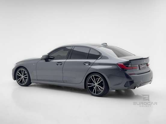 BMW-320i-2021