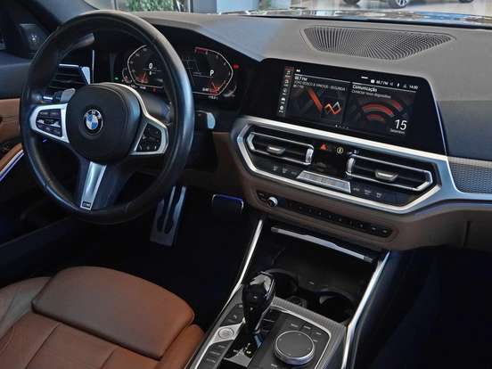 BMW-320i-2021