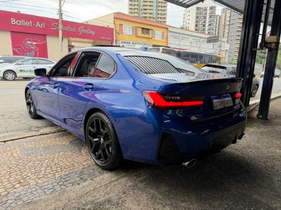 BMW-320i-2024