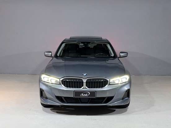 BMW-320i-2022