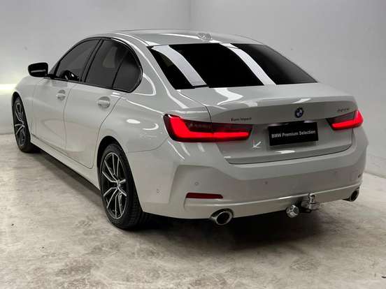 BMW-320i-2024