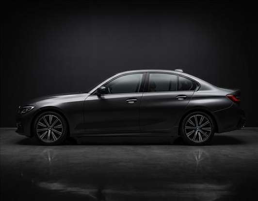 BMW-320i-2020