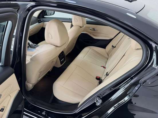 BMW-320i-2.0 16V TURBO GASOLINA SPORT GP AUTOMÁTICO BMW-320i-2019