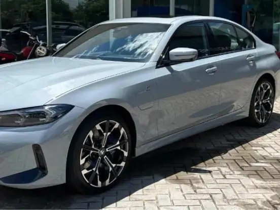 BMW-330e-2.0 16V TURBO HÍBRIDO M SPORT AUTOMÁTICO BMW-330e-2025