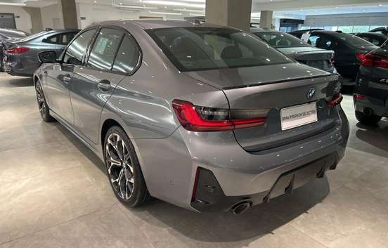 BMW-330e-2026