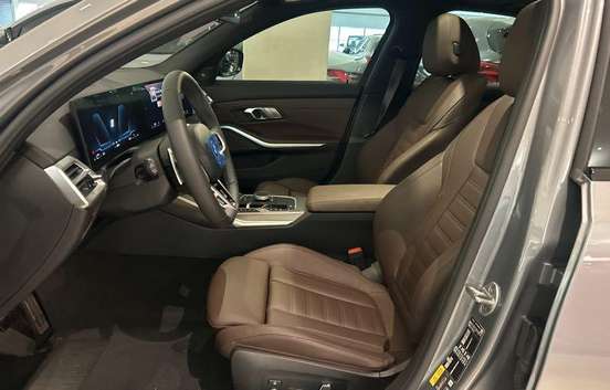 BMW-330e-2026