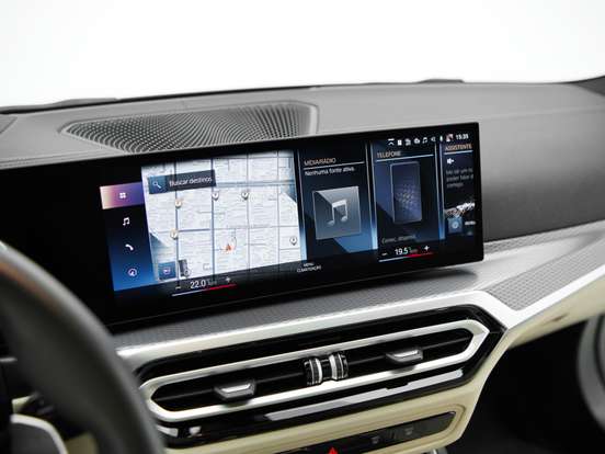 BMW-330e-2024