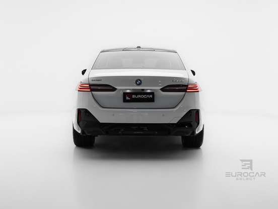 BMW-530e-2025