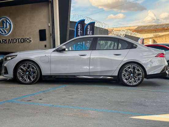 BMW-530e-2.0 TWINPOWER PHEV M SPORT AUTOMÁTICO BMW-530e-2024
