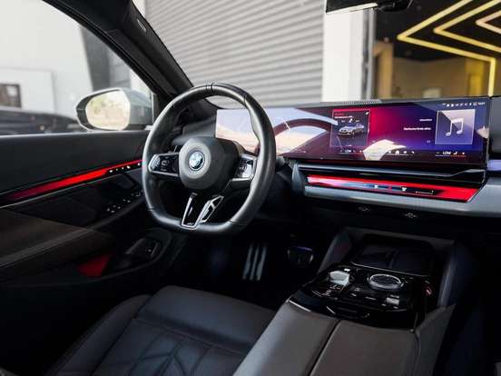 BMW-530e-2.0 TWINPOWER PHEV M SPORT AUTOMÁTICO BMW-530e-2024