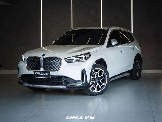 BMW-iX1-2023