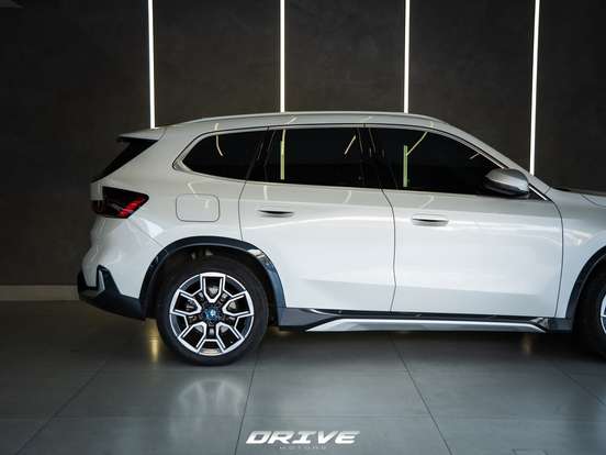 BMW-iX1-ELÉTRICO eDRIVE20 X LINE BMW-iX1-2023