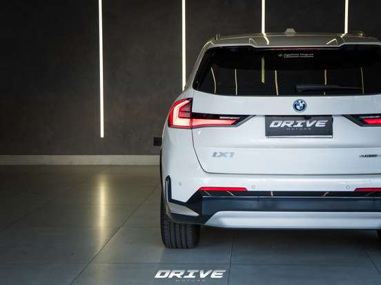 BMW-iX1-ELÉTRICO eDRIVE20 X LINE BMW-iX1-2023