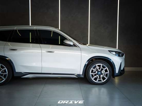 BMW-iX1-ELÉTRICO eDRIVE20 X LINE BMW-iX1-2023