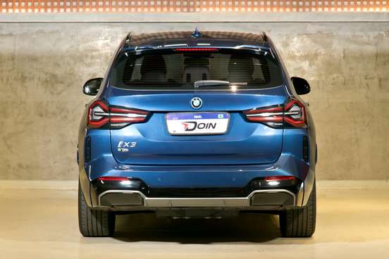 BMW-iX3-2022