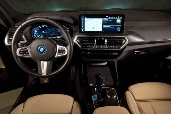 BMW-iX3-2022