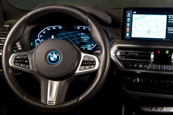 BMW-iX3-2022