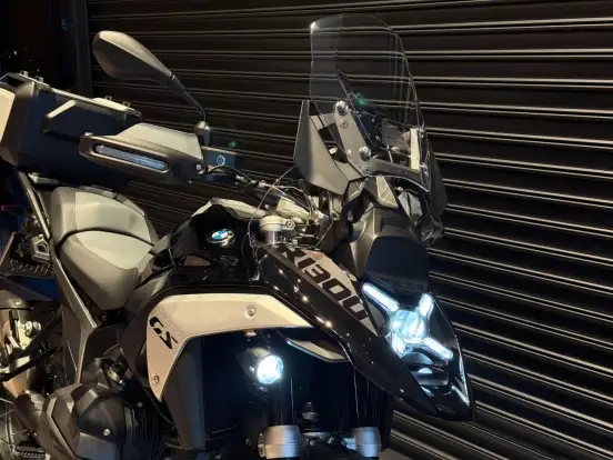 BMW-R 1300 GS TRIPLE BLACK BMW-R 1300 GS TRIPLE BLACK-2025