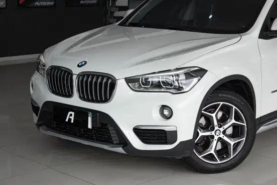 BMW-X1-2.0 16V TURBO ACTIVEFLEX SDRIVE20I X-LINE 4P AUTOMÁTICO BMW-X1-2016