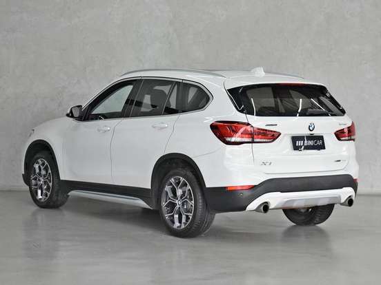 BMW-X1-2021