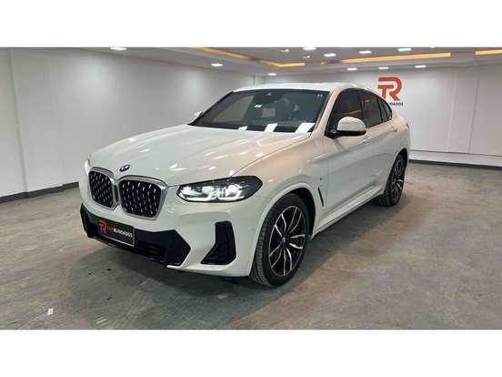 BMW-X4-2022