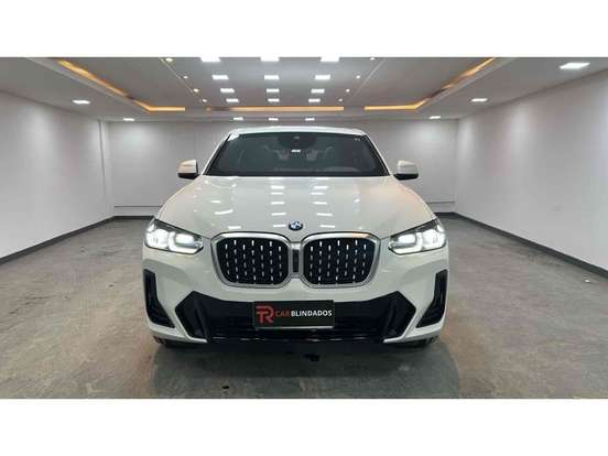 BMW-X4-2022