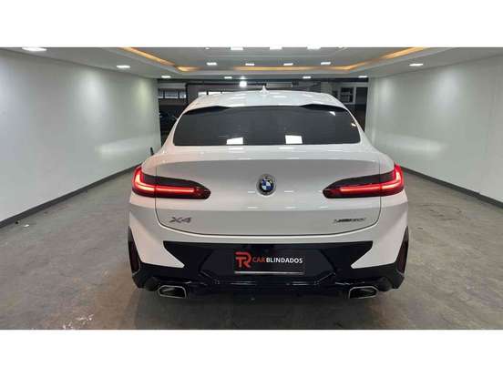 BMW-X4-2022