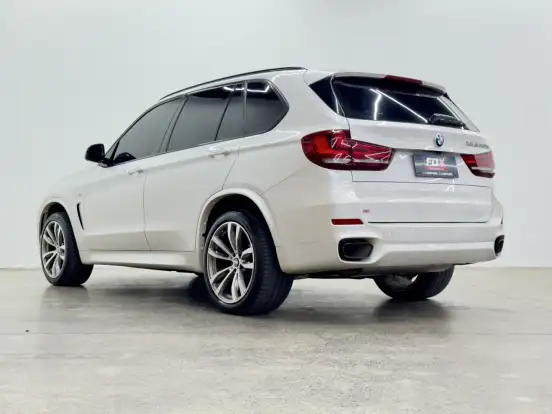 BMW-X5-3.0 4X4 M50D I6 TURBO DIESEL 4P AUTOMÁTICO BMW-X5-2015