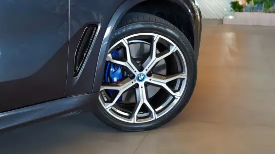 BMW-X5-2021