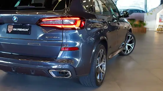 BMW-X5-2021