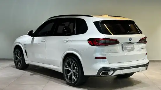 BMW-X5-2021