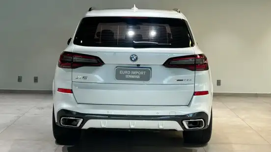 BMW-X5-2021